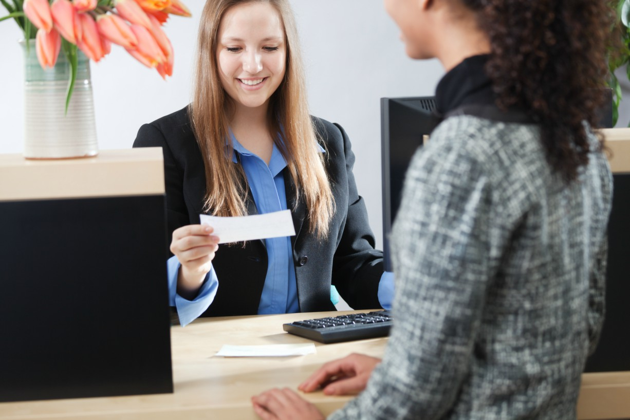 happy bank employees customer satisfaction