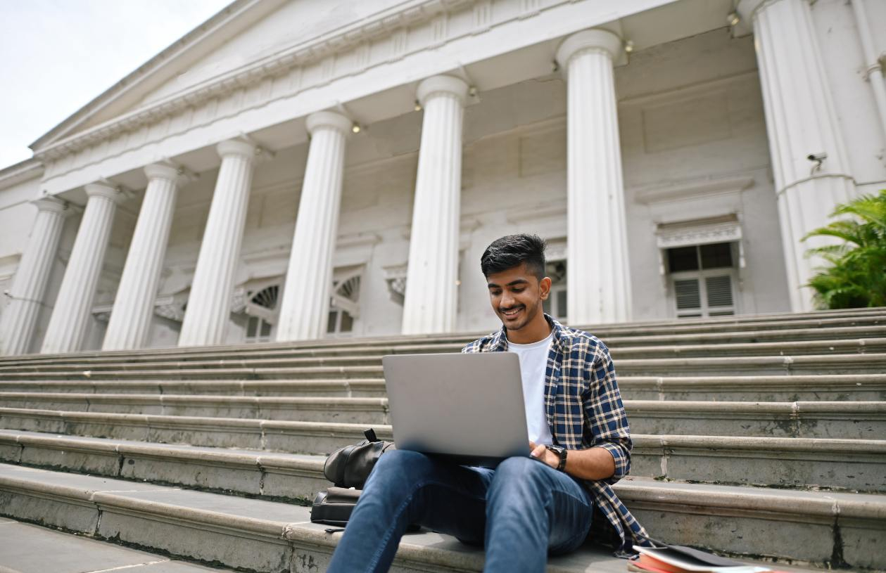 A student learns how to pay for grad school from Suze Orman