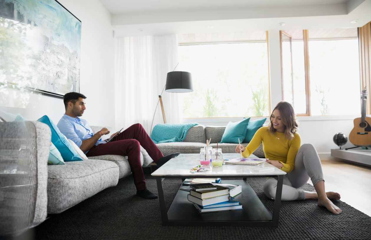 Couple saves money with a minimalist mindset.