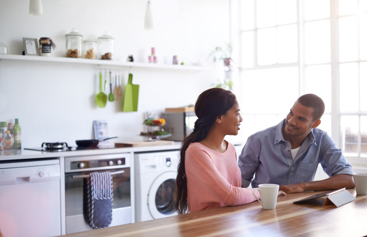 A couple in a relationship talks about money.